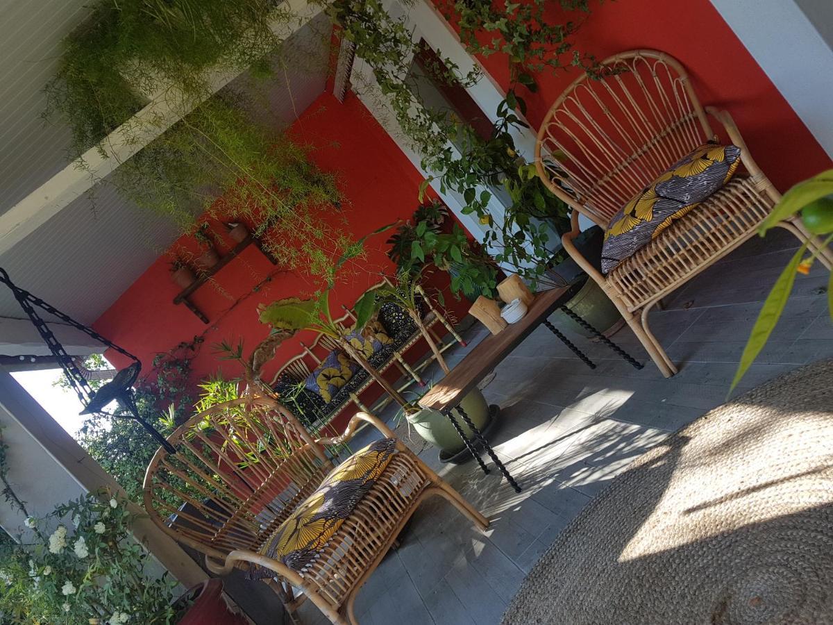 B&B La Terre Brulee Aigues-Mortes Zewnętrze zdjęcie